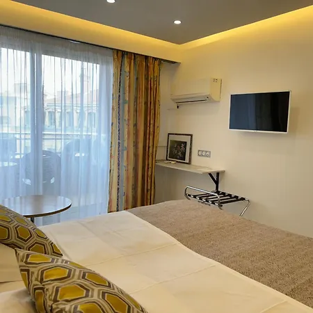 Panorama Hotel 2*